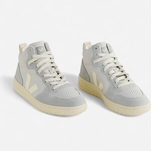 Veja V-15 High-Top Sneaker size 38-NEW